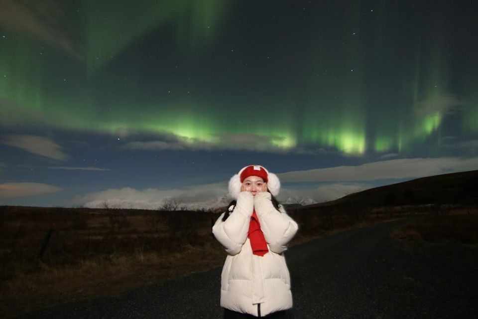 From Reykjavik: Northern Lights Tour with Hot Cocoa & Photos - Free Photos and Aurora Photo Coaching: The Real Value Boost