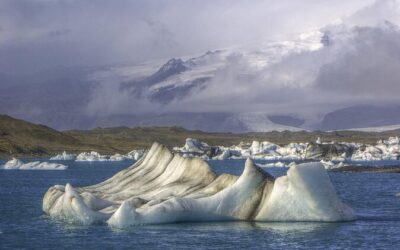 Reykjavik: Glacier Lagoon, Diamond Beach & South Coast Day Tour - Getting there: the long bus day you should plan for